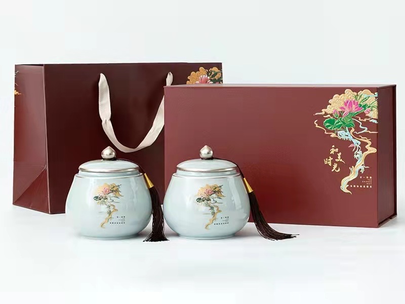 中国传统刺绣在茶叶礼盒包装设计中的运用 中国传统刺绣在茶叶礼盒包装设计中的运用